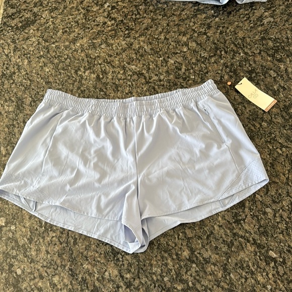 CALIA by Carrie Underwood Pants - Calia mid rise infinity shorts NWT 2X